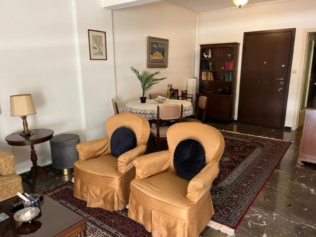 Spacious And Sunny Appartment In Cholargos Αθήνα Εξωτερικό φωτογραφία